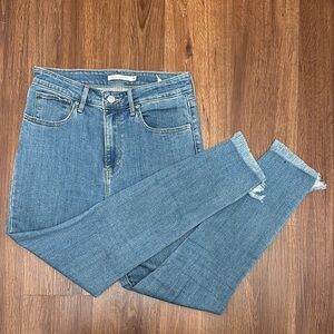 Levi’s 721 High Rise Skinny Crop Jean